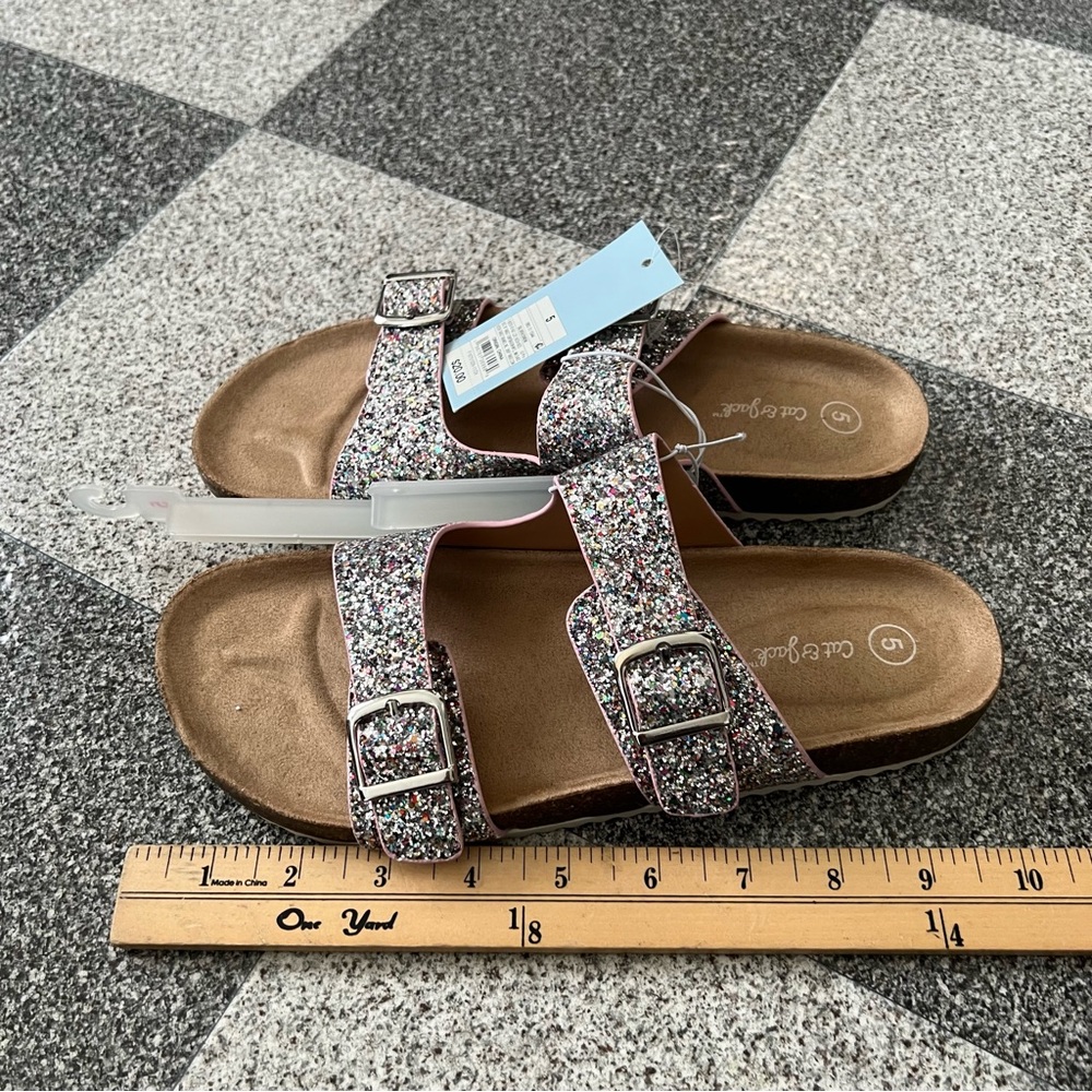🌸2/$20 Cat & Jack Girls Drew Footbed Sandals- Size 5 - Picture 3 of 3